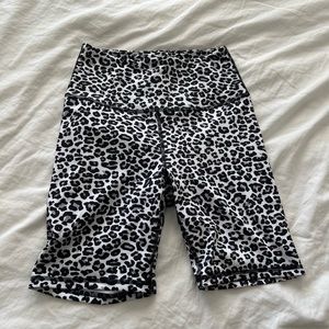 PERSIT Women’s High Waisted Biker Shorts w pocket - white cheetah - NEVER WORN
